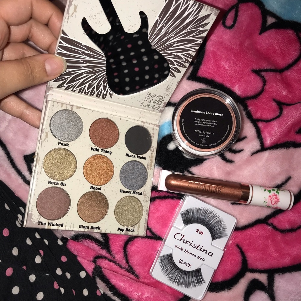 Makeup bundle - Picture 2 of 6
